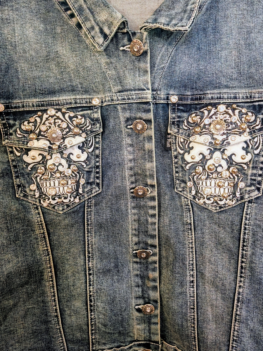 Platinum Plush Rhinestone Skull Denim Jacket - Large - Like New - Picture 7 of 13